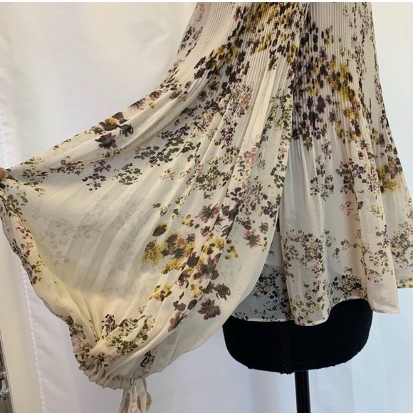 Aritzia Wilfred Talence pleated off shoulder blouse floral flower print cream XS - Picture 7 of 12